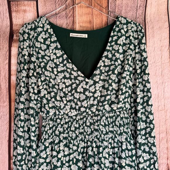 Abercrombie & Fitch Dress Green Floral Smocked Waist Mini Small Cottagecore Fall - Picture 3 of 8